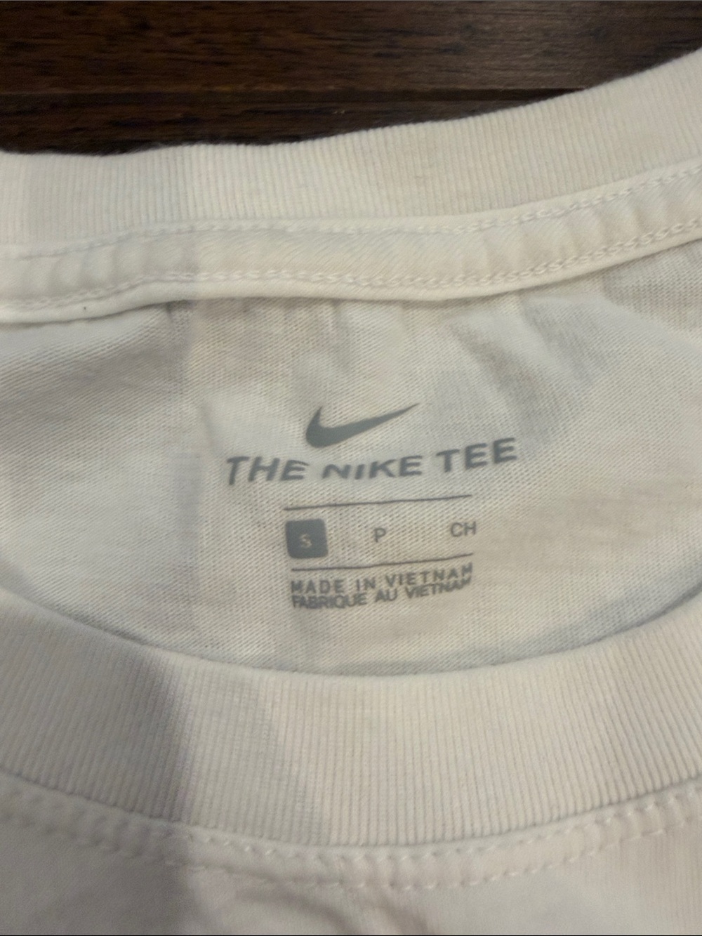 Nike Oversized White Cheetah Print T-Shirt Size Small - C1 - Picture 2 of 7